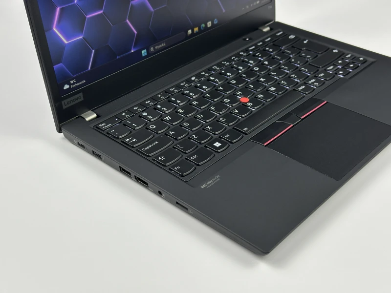 Lenovo ThinkPad T14 Gen 2 i5-1145G7, 14" FHD – biznesowy laptop do pracy biurowej i mobilnej, zapewniający stabilność i komfort użytkowania.