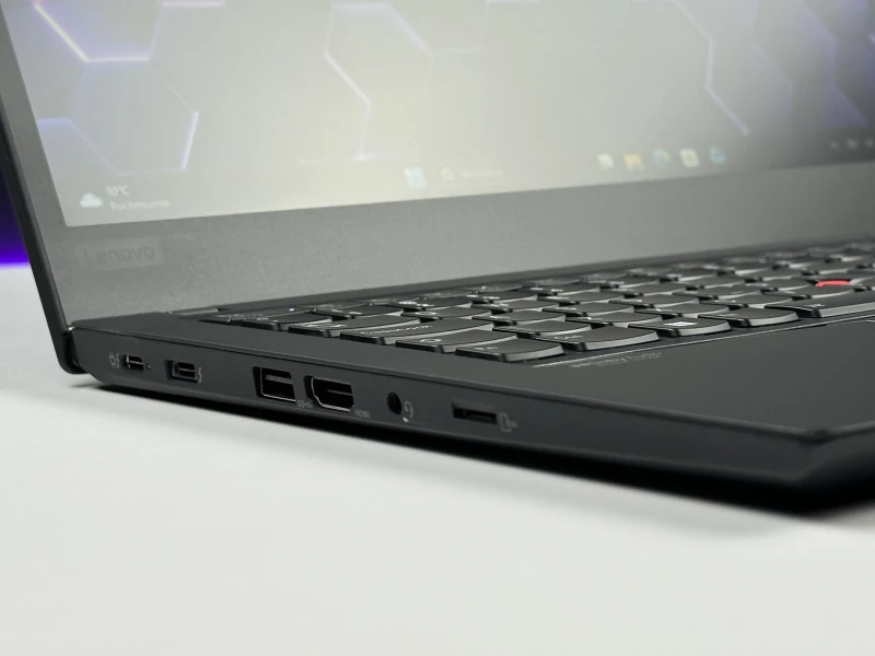 Lenovo ThinkPad T14 Gen 2 i5-1145G7, 14" FHD – biznesowy laptop do pracy biurowej i mobilnej, zapewniający stabilność i komfort użytkowania.