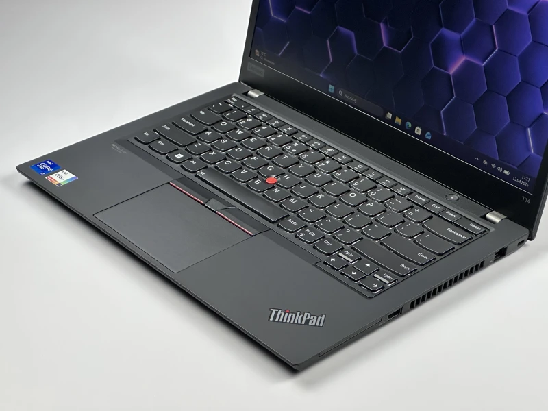 Lenovo ThinkPad T14 Gen 2 procesor i7-1185G7, ekran 14" FHD – biznesowy laptop z klawiaturą US, idealny do pracy mobilnej i biurowej.