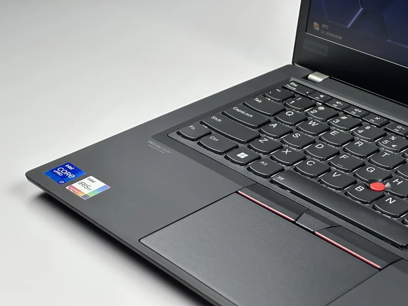 Lenovo ThinkPad T14 Gen 2 procesor i7-1185G7, ekran 14" FHD – biznesowy laptop z klawiaturą US, idealny do pracy mobilnej i biurowej.