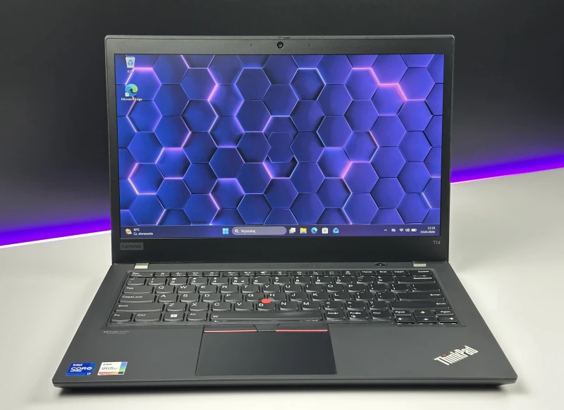 Lenovo ThinkPad T14 Gen 2 procesor i7-1185G7, ekran 14" FHD – biznesowy laptop z klawiaturą US, idealny do pracy mobilnej i biurowej.