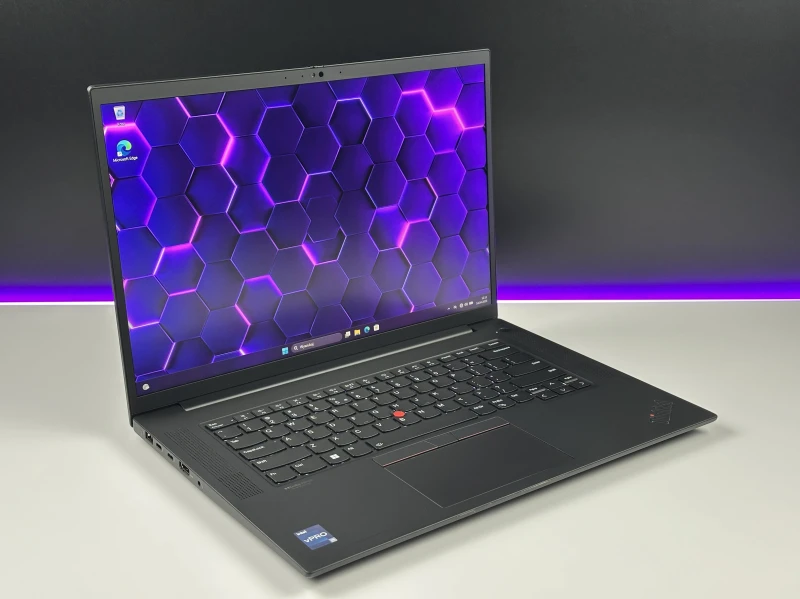Lenovo ThinkPad P1 Gen 6 i9-13900H, RTX 2000 Ada, 16" FHD+, DDR5 – mobilna stacja robocza z Wi-Fi 6E i klawiaturą US do pracy profesjonalnej.