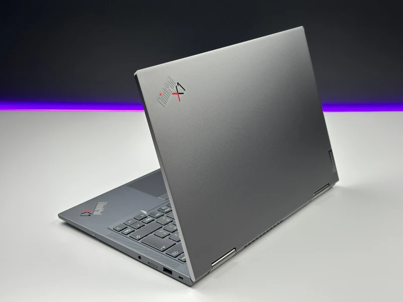 Lenovo ThinkPad X1 Yoga Gen 6 – i7, dotyk FHD+ 14”, LTE. Biznesowy ultrabook 2w1 z rysikiem w obudowie – idealny do mobilnej pracy i notatek.