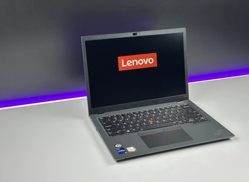 Lenovo ThinkPad L13 Gen 3 i5-1245U, 16GB RAM, ekran 13,3" FHD+ – kompaktowy laptop biznesowy z klawiaturą US do pracy mobilnej i biurowej.