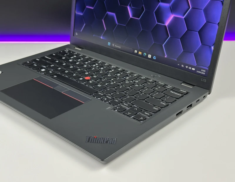 Lenovo ThinkPad L13 Gen 3 i5-1245U, 16GB RAM, ekran 13,3" FHD+ – kompaktowy laptop biznesowy z klawiaturą US do pracy mobilnej i biurowej.