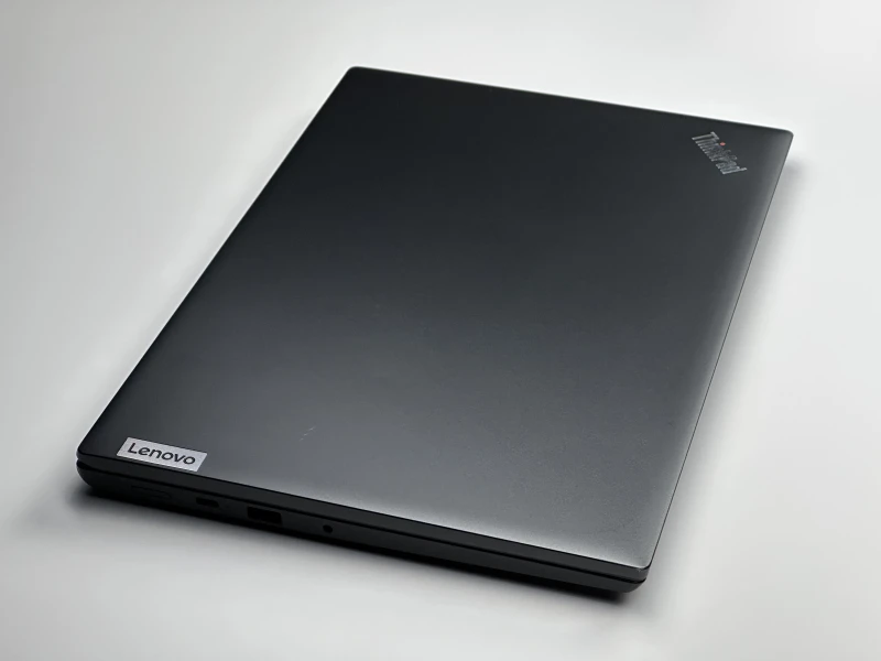 Lenovo ThinkPad L13 Gen 3 i5-1245U, 16GB RAM, ekran 13,3" FHD+ – kompaktowy laptop biznesowy z klawiaturą US do pracy mobilnej i biurowej.