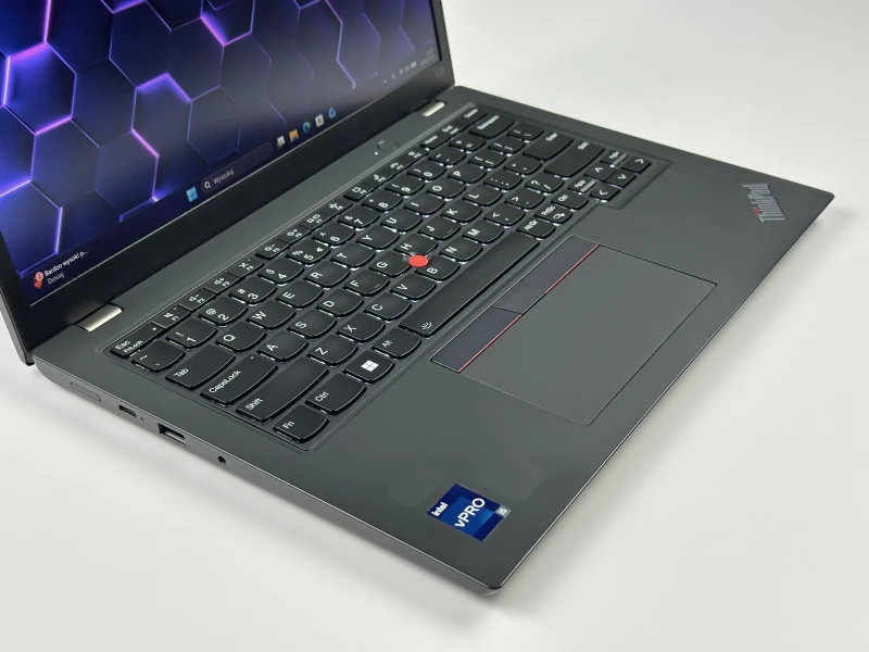 Lenovo ThinkPad L13 Gen 3 i5-1245U, 16GB RAM, ekran 13,3" FHD+ – kompaktowy laptop biznesowy z klawiaturą US do pracy mobilnej i biurowej.