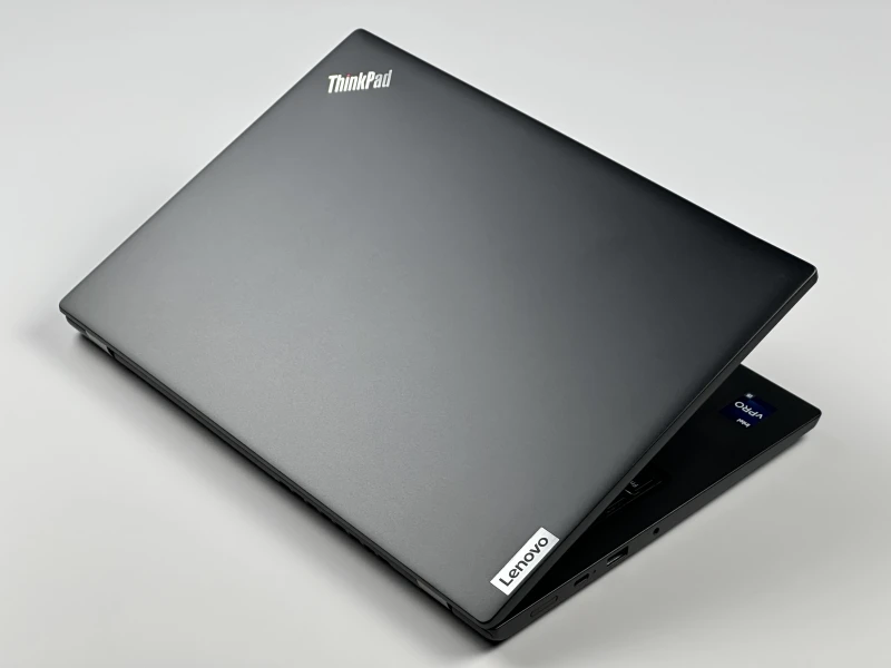 Lenovo ThinkPad L13 Gen 3 i5-1245U, 16GB RAM, ekran 13,3" FHD+ – kompaktowy laptop biznesowy z klawiaturą US do pracy mobilnej i biurowej.