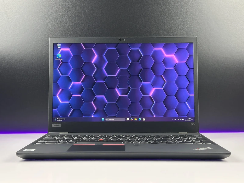 Lenovo ThinkPad P15s Gen 1 i7-10610U, Quadro P520 (2GB), matryca 15,6" FHD – mobilna stacja robocza z klawiaturą US do CAD i pracy technicznej.