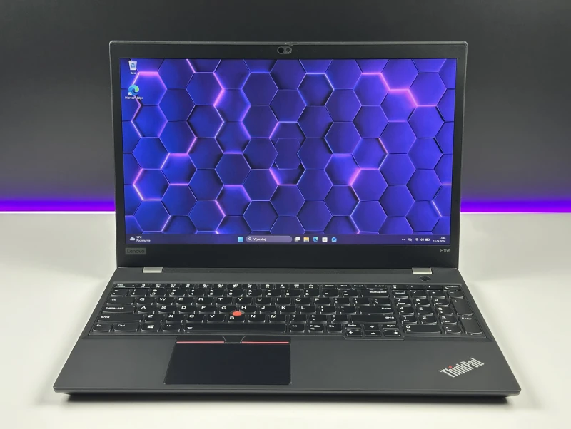Lenovo ThinkPad P15s Gen 1 - mobilna stacja robocza z procesorem i7-10610U, kartą graficzną P520, matrycą FHD, modemem LTE i klawiaturą US.