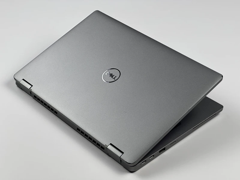 Dell Latitude 5320 2in1 i5-1135G7, 13,3" dotykowy – laptop konwertowalny z czytnikiem linii papilarnych, idealny do pracy mobilnej i spotkań biznesowych.