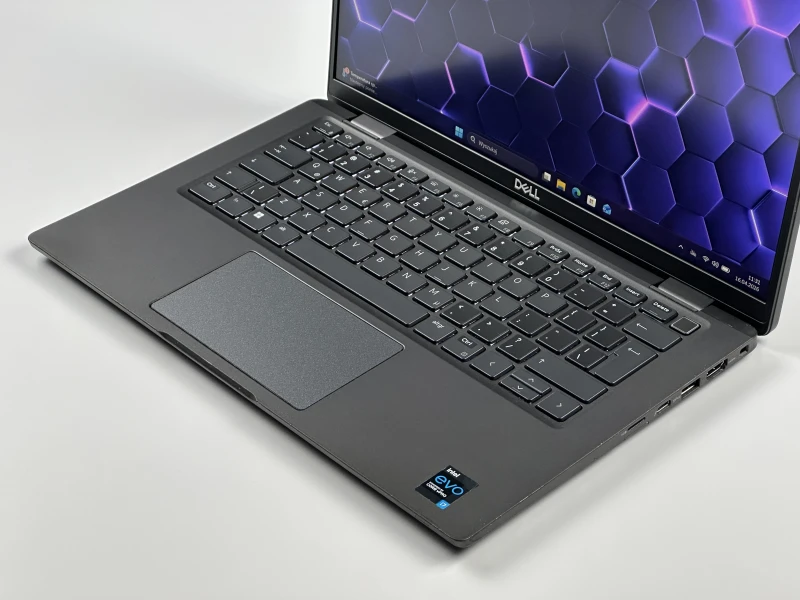 Dell Latitude 7420 Carbon - i7-1185G7, 32GB ram, 14" ekran – ultralekki laptop biznesowy z włókna węglowego do pracy mobilnej i wymagających zadań.