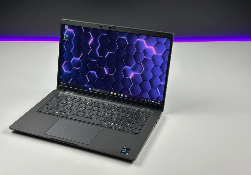 Dell Latitude 7420 Carbon - i7-1185G7, 32GB ram, 14" ekran – ultralekki laptop biznesowy z włókna węglowego do pracy mobilnej i wymagających zadań.