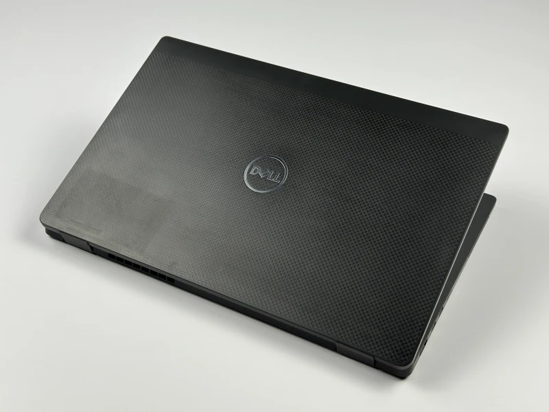Dell Latitude 7410 z i5-10310U i modemem LTE umożliwiającym dostęp do internetu z karty SIM bez Wi-Fi. Laptop 14” FHD do pracy mobilnej.