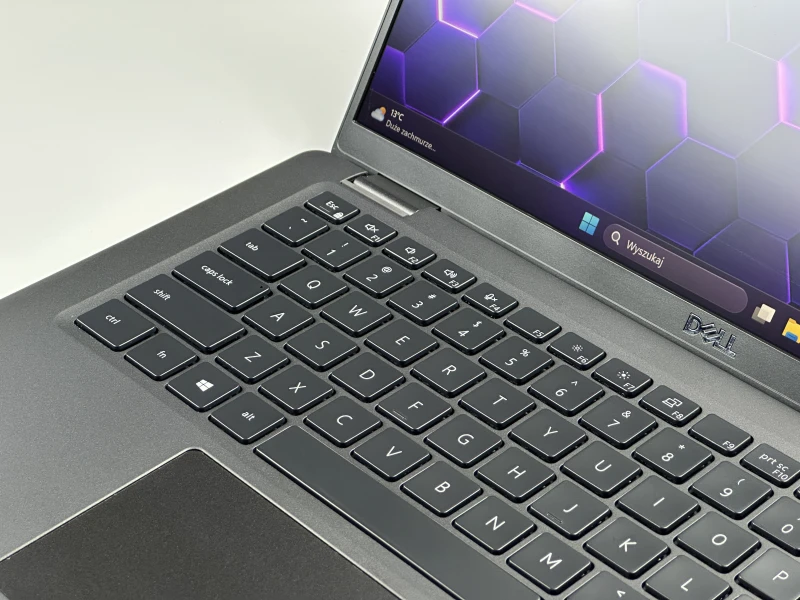 Dell Latitude 7410 z i5-10310U i modemem LTE umożliwiającym dostęp do internetu z karty SIM bez Wi-Fi. Laptop 14” FHD do pracy mobilnej.