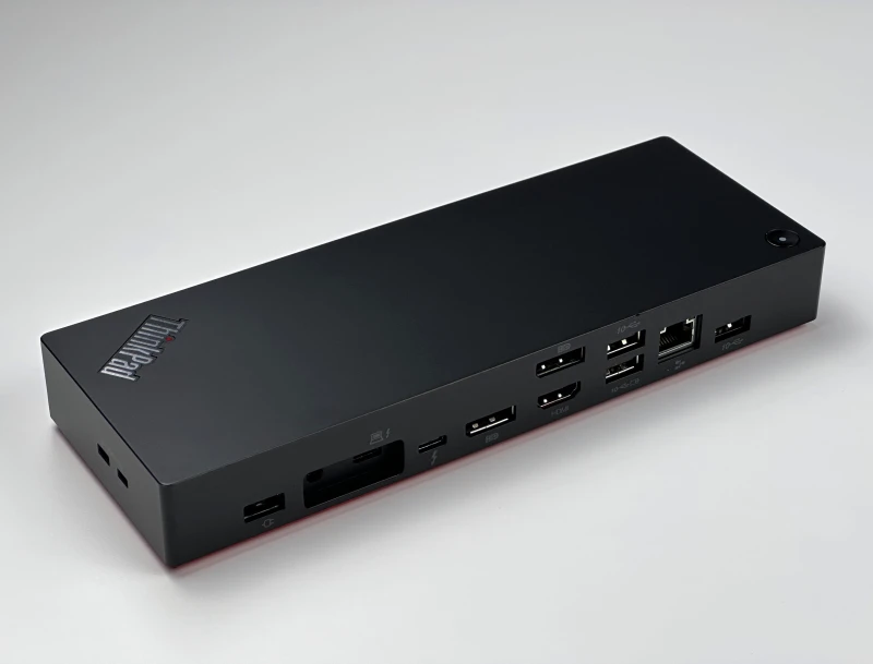 ThinkPad Thunderbolt4 WorkStation Dock – stacja dokująca 8K/4K, zasilacz 300W, Slim Tip - idealna do rozbudowy stanowiska pracy i wielu monitorów.
