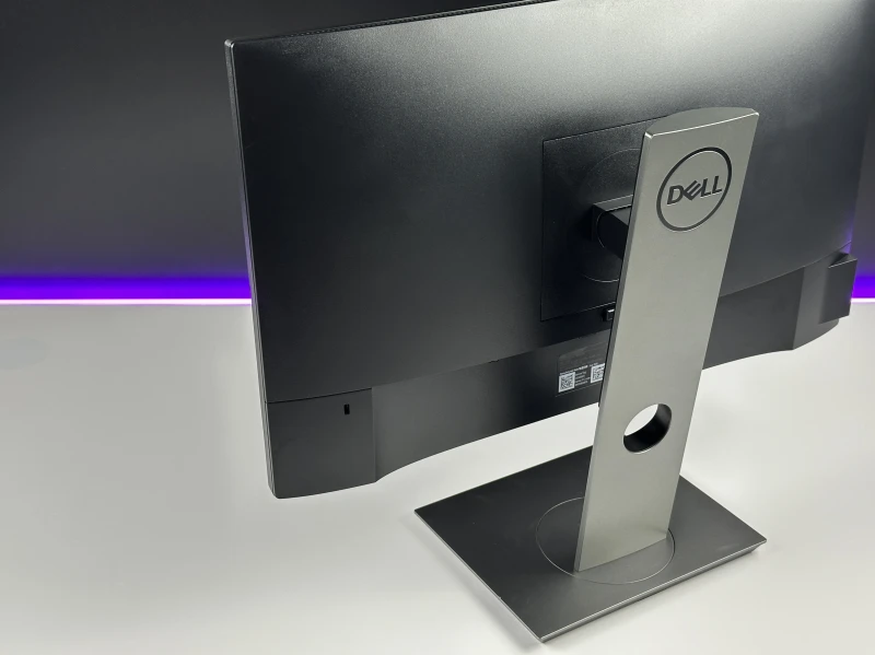 Dell P2219H 22" FHD IPS – monitor biznesowy z regulacją wysokości i cienkimi ramkami, idealny do pracy biurowej i wielomonitorowych stanowisk.