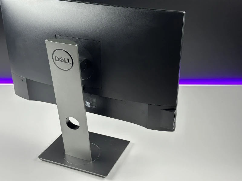 Dell P2219H 22" FHD IPS – monitor biznesowy z regulacją wysokości i cienkimi ramkami, idealny do pracy biurowej i wielomonitorowych stanowisk.