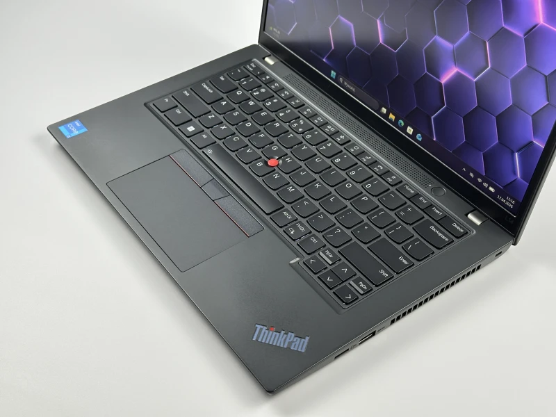 Lenovo ThinkPad L14 Gen 4 - procesor i5-1345U, ekran 14" FHD – wydajny laptop biznesowy z klawiaturą US/QWERTY PL do pracy mobilnej i biurowej.