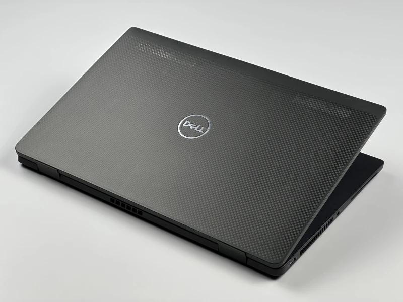 Dell Latitude 7320 z i5-1145G7 i 16GB RAM – smukły i mocny laptop dla wymagających użytkowników, zapewnia wyjątkową wydajność na co dzień.