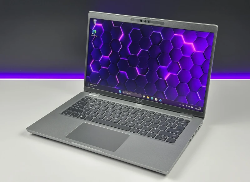 Dell Latitude 5431 - procesor i5-1250P, dotykowy ekran 14" FHD – wydajny laptop biznesowy z klawiaturą US/QWERTY PL do pracy mobilnej i codziennej.