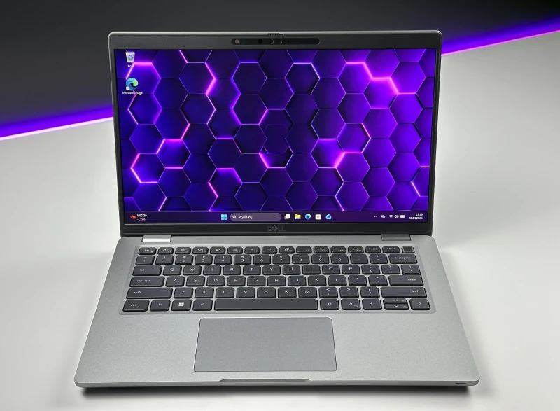 Dell Latitude 5431 - procesor i5-1250P, dotykowy ekran 14" FHD – wydajny laptop biznesowy z klawiaturą US/QWERTY PL do pracy mobilnej i codziennej.