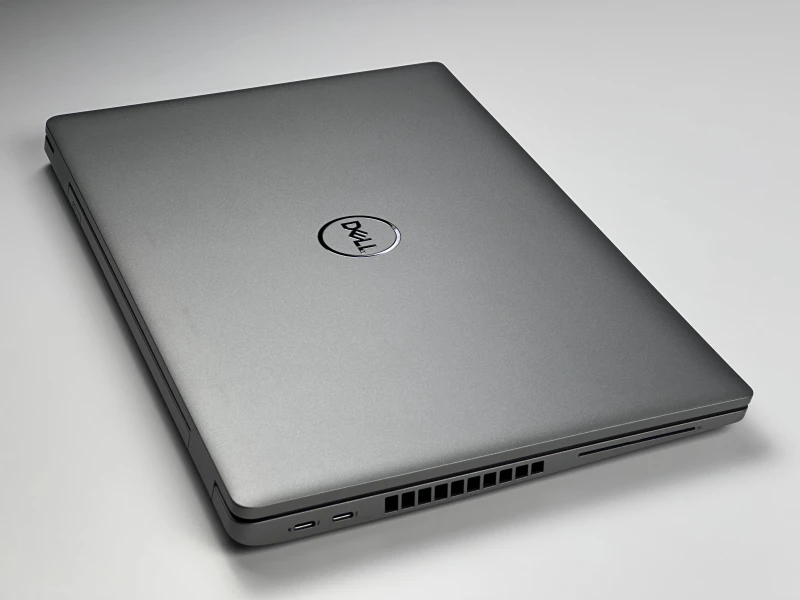 Dell Latitude 5530 – i5-1235U, LTE i ekran FHD 15,6". Nowoczesny laptop biznesowy do pracy mobilnej, wideorozmów i codziennych zadań.