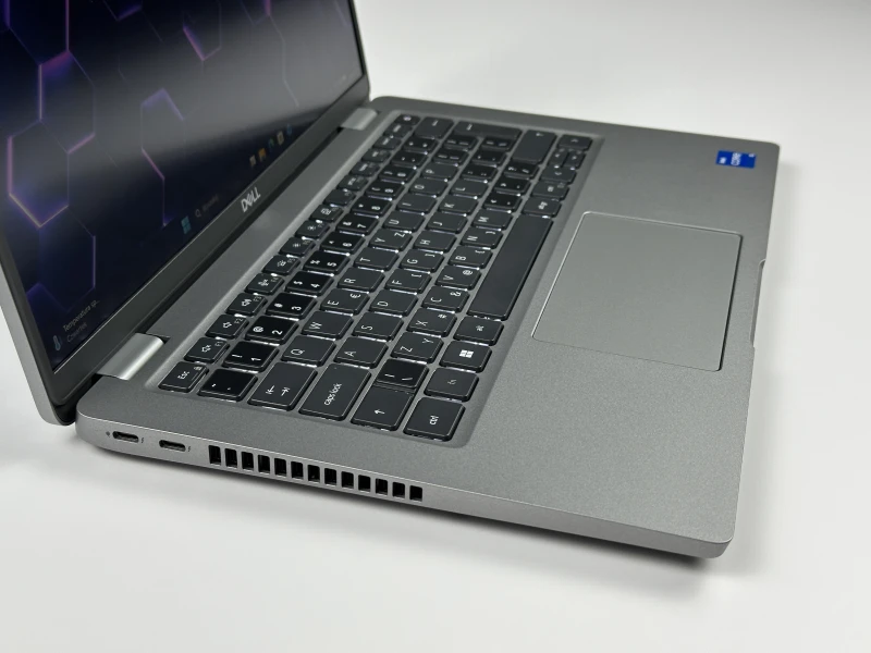 Dell Latitude 5420 z i5-1135G7 – wydajny laptop biznesowy do pracy biurowej, nauki i codziennych zadań. Mobilny, szybki, niezawodny i profesjonalny.