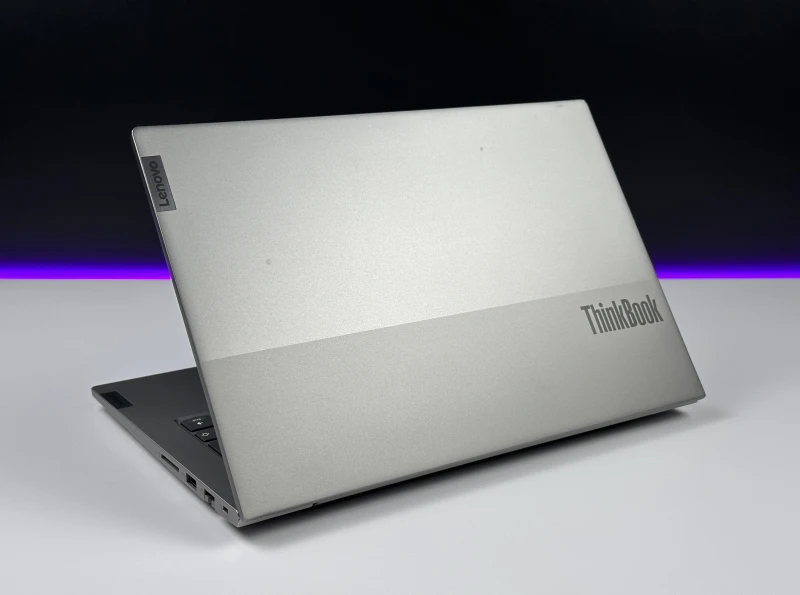 Lenovo ThinkBook 14 G3 ACL - procesor Ryzen 7 5700U, 36GB/512GB – wydajny laptop biznesowy z Radeon Graphics i czytnikiem linii papilarnych.