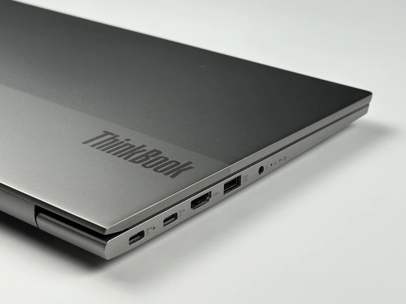 Lenovo ThinkBook 14 G3 ACL - procesor Ryzen 7 5700U, 36GB/512GB – wydajny laptop biznesowy z Radeon Graphics i czytnikiem linii papilarnych.