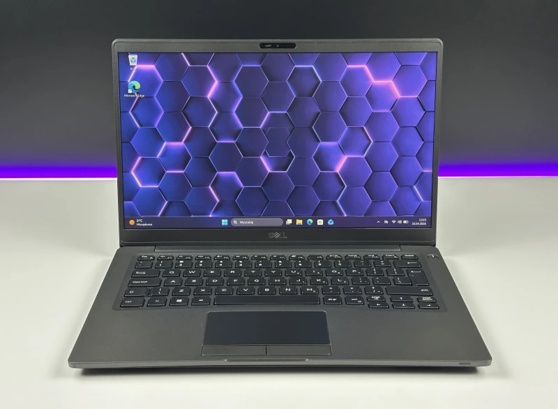Dell Latitude 7400 - procesor i5-8365U, ekran 14" FHD. Biznesowy ultrabook z lekką obudową Carbon – idealny do pracy mobilnej i biura.