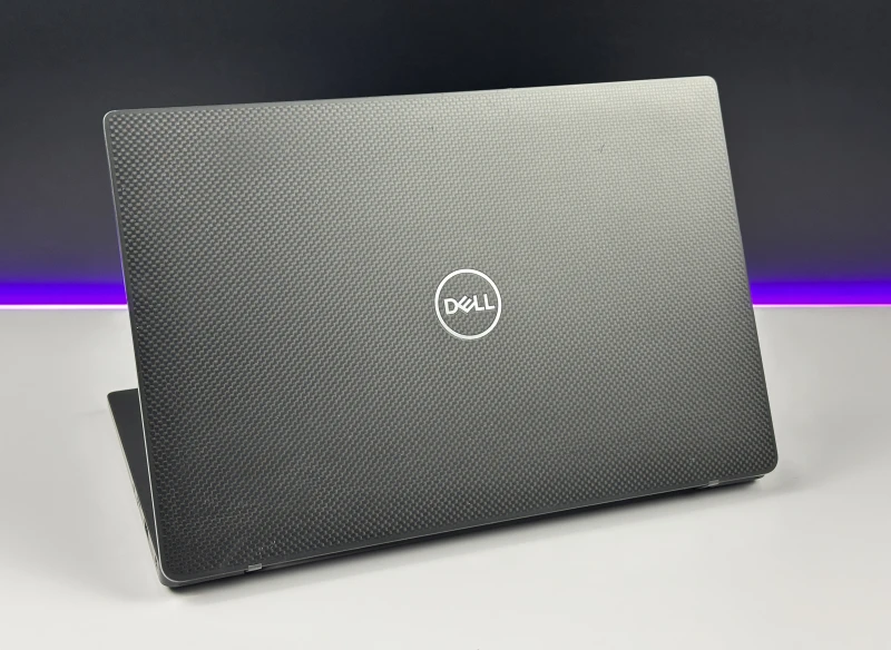 Dell Latitude 7400 - procesor i5-8365U, ekran 14" FHD. Biznesowy ultrabook z lekką obudową Carbon – idealny do pracy mobilnej i biura.