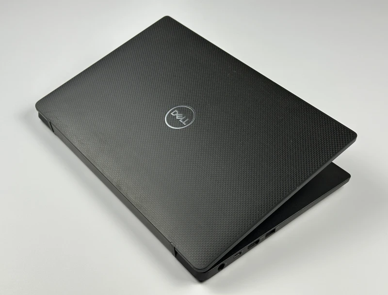 Dell Latitude 7400 - procesor i5-8365U, ekran 14" FHD. Biznesowy ultrabook z lekką obudową Carbon – idealny do pracy mobilnej i biura.