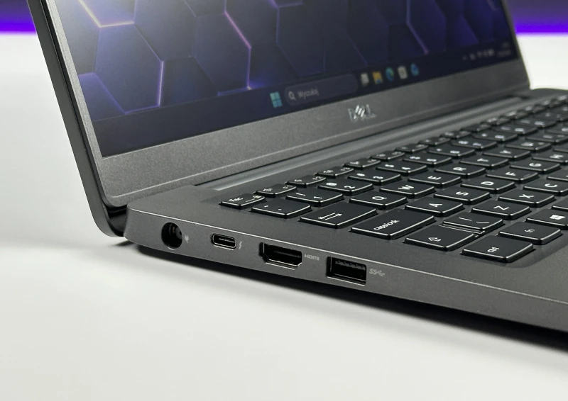 Dell Latitude 7400 - procesor i5-8365U, ekran 14" FHD. Biznesowy ultrabook z lekką obudową Carbon – idealny do pracy mobilnej i biura.