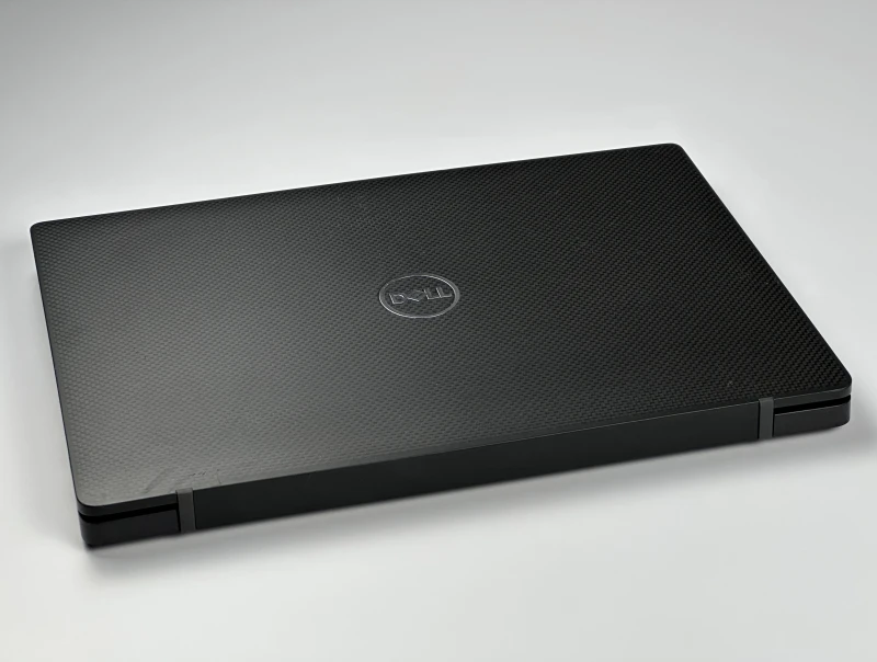 Dell Latitude 7400 - procesor i5-8365U, ekran 14" FHD. Biznesowy ultrabook z lekką obudową Carbon – idealny do pracy mobilnej i biura.