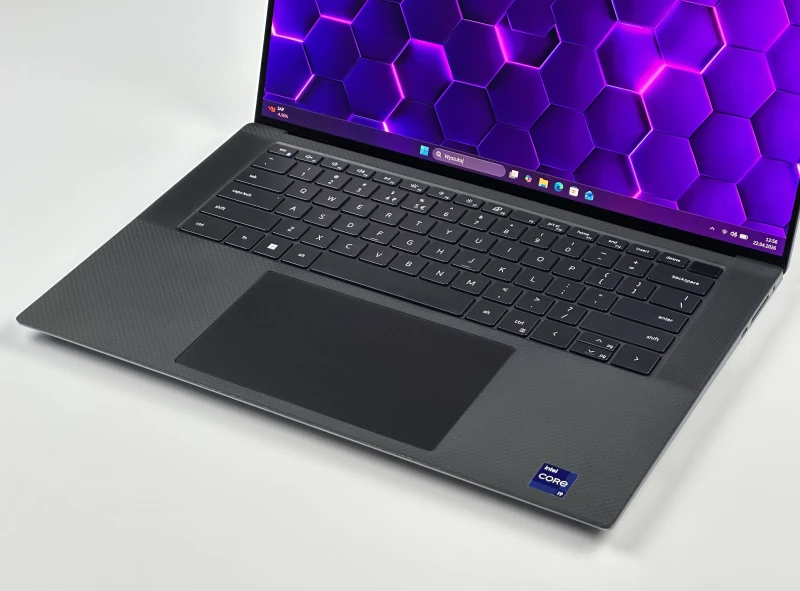 Dell Precision 5570 - procesor i9-12900H, 15.6" 4K UHD+, RTX A2000. Mobilna stacja robocza do CAD, 3D i projektowania, klawiatura US/QWERTY PL.