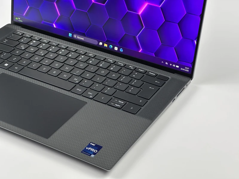 Dell Precision 5570 - procesor i7-12700H, matryca 15.6" FHD+, RTX A1000. Mobilna stacja robocza do CAD, projektowania i pracy profesjonalnej.