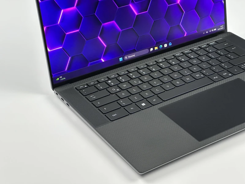 Dell Precision 5570 - procesor i7-12700H, matryca 15.6" FHD+, RTX A1000. Mobilna stacja robocza do CAD, projektowania i pracy profesjonalnej.