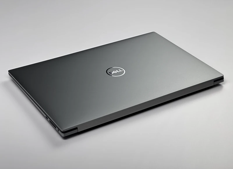 Dell Precision 5560 | i7-11850H, RTX A2000 – stacja robocza łącząca smukłą konstrukcję z ogromną mocą do projektów CAD, 3D i pracy kreatywnej.