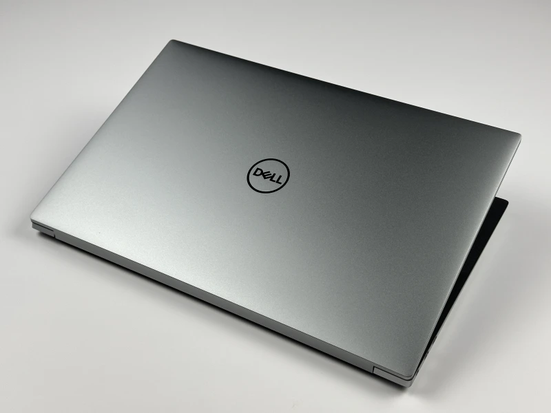 Dell Precision 5560 | i7-11850H, RTX A2000 – stacja robocza łącząca smukłą konstrukcję z ogromną mocą do projektów CAD, 3D i pracy kreatywnej.