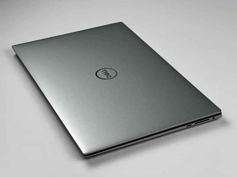 Dell Precision 5560 | i7-11850H, RTX A2000 – stacja robocza łącząca smukłą konstrukcję z ogromną mocą do projektów CAD, 3D i pracy kreatywnej.