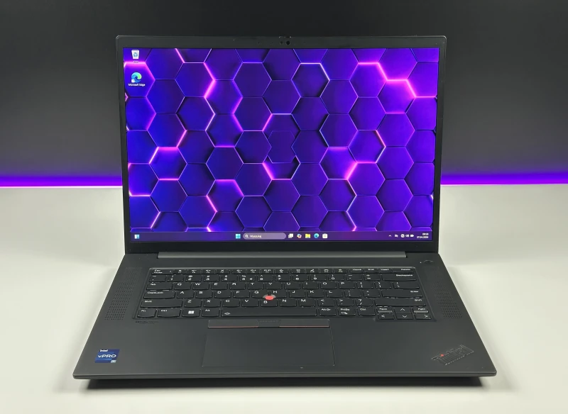 Lenovo ThinkPad P1 Gen 6 i9-13900H, RTX 2000 Ada, 16" FHD+, DDR5 – mobilna stacja robocza z Wi-Fi 6E i klawiaturą US do pracy profesjonalnej.