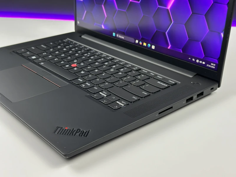 Lenovo ThinkPad P1 Gen 6 i9-13900H, RTX 2000 Ada, 16" FHD+, DDR5 – mobilna stacja robocza z Wi-Fi 6E i klawiaturą US do pracy profesjonalnej.
