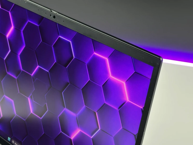 Lenovo ThinkPad P1 Gen 6 i9-13900H, RTX 2000 Ada, 16" FHD+, DDR5 – mobilna stacja robocza z Wi-Fi 6E i klawiaturą US do pracy profesjonalnej.