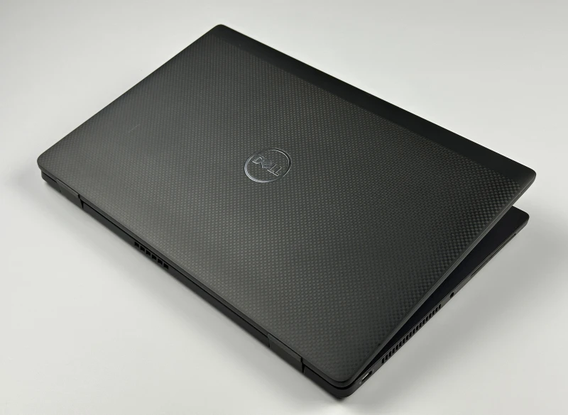 Dell Latitude 7420 z i5-1145G7 i dotykowym ekranem FHD – smukły i funkcjonalny ultrabook biznesowy do pracy mobilnej i zadań biurowych.