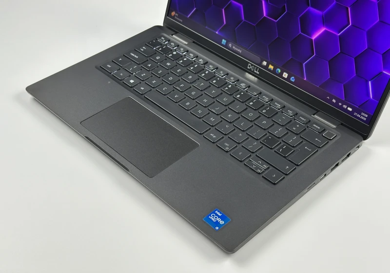 Dell Latitude 7420 z i5-1145G7 i dotykowym ekranem FHD – smukły i funkcjonalny ultrabook biznesowy do pracy mobilnej i zadań biurowych.