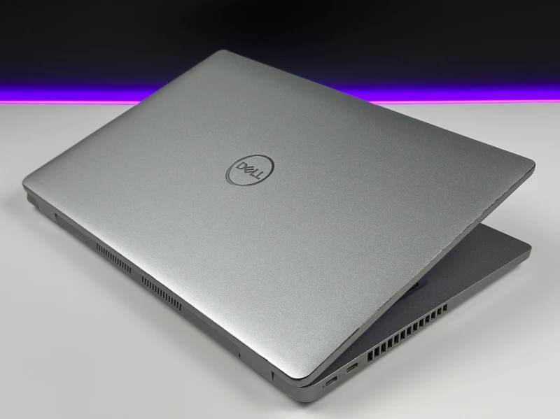 Dell Latitude 5420 z i5-1135G7 – wydajny laptop biznesowy do pracy biurowej, nauki i codziennych zadań. Mobilny, szybki, niezawodny i profesjonalny.