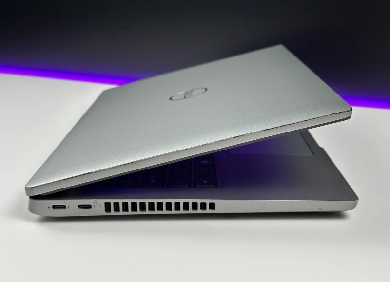 Dell Latitude 5420 z i5-1135G7 – wydajny laptop biznesowy do pracy biurowej, nauki i codziennych zadań. Mobilny, szybki, niezawodny i profesjonalny.