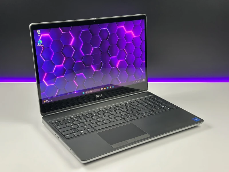 Dell Precision 7560 - procesor i7-11800H, 15.6" dotykowy ekran, RTX A2000. Profesjonalna stacja robocza do CAD, 3D i zaawansowanych zastosowań.