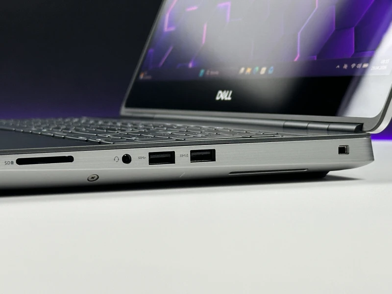 Dell Precision 7560 - procesor i7-11800H, 15.6" dotykowy ekran, RTX A2000. Profesjonalna stacja robocza do CAD, 3D i zaawansowanych zastosowań.